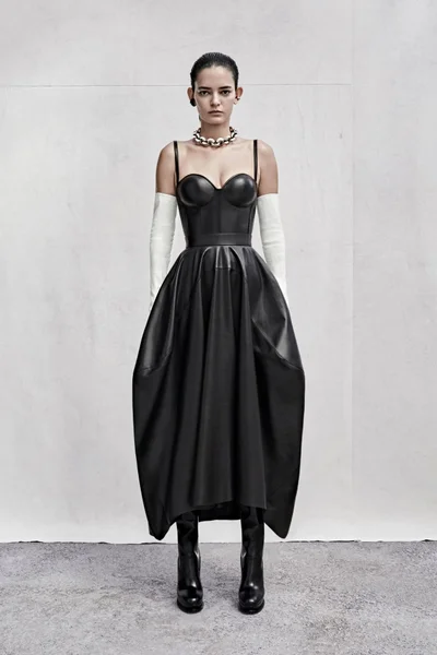 Look 13